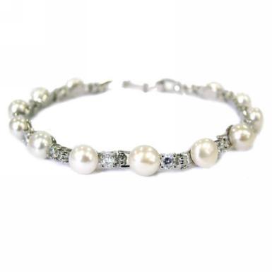 Wedding  Elegant Fresh Water Pearl and Diamante Bracelet Image 1