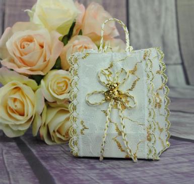 Wedding  Gift bag - gold bear & lace Image 1