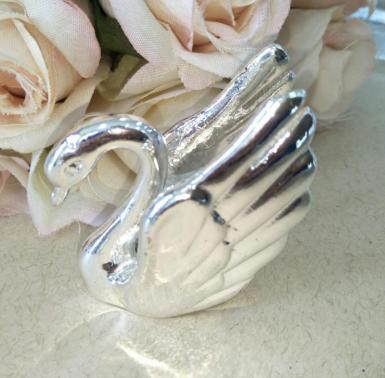 Wedding  Silver Metal Swan x 4 Image 1