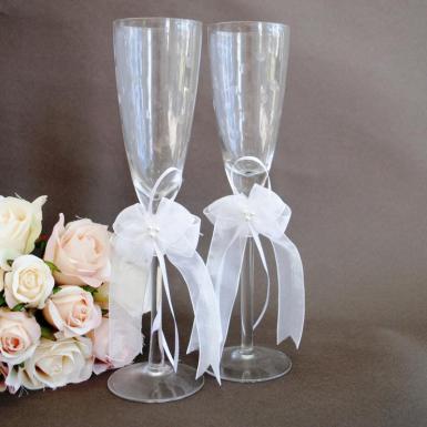 Wedding  Toasting glass - champagne bubbles Image 1