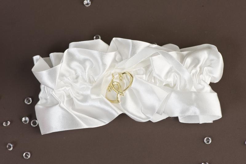 deluxe loving hearts wedding garter set of 2