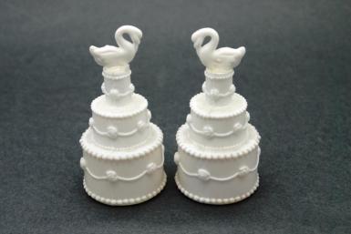 Wedding  Swan Cake Bubbles - 24 Pack Image 1