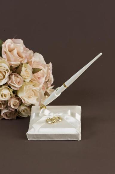 Wedding  Ivory and Gold Sweethearts Pen Set Image 1