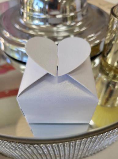 Wedding  White Heart Top Shimmer Box x 10 Image 1