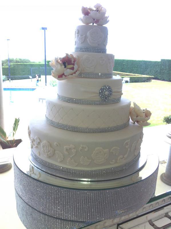bling cake stand cake